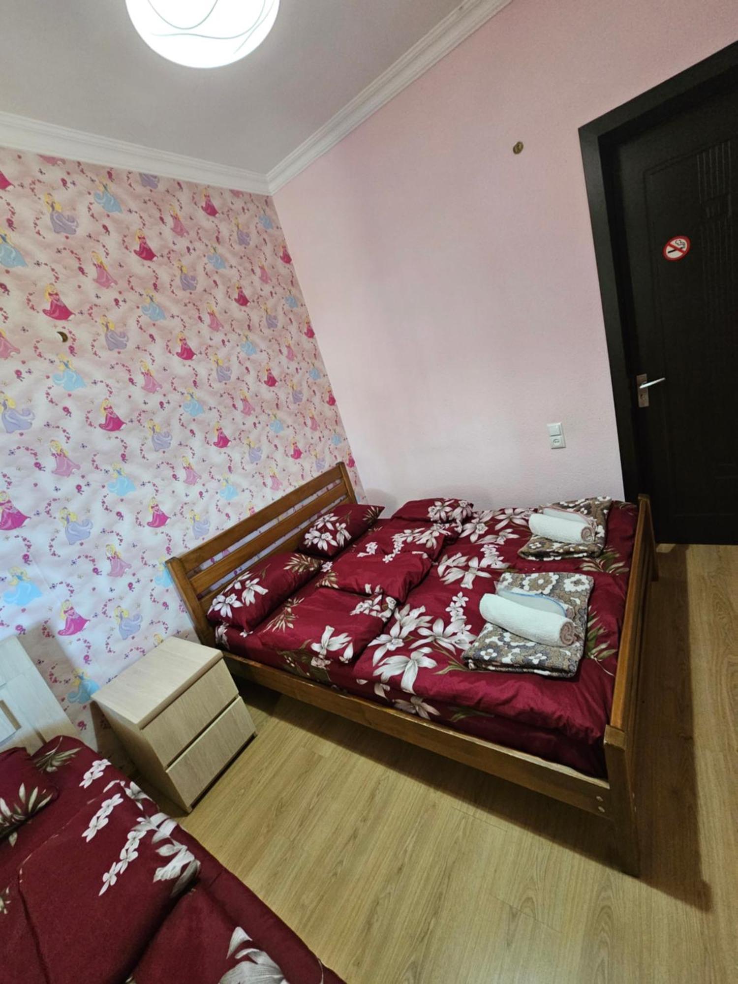 Guesthouse Different 第比利斯 客房 照片